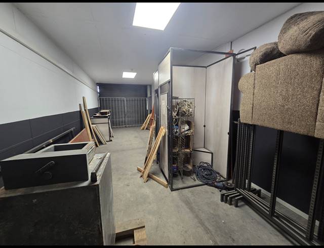 1,589M² FACTORY TO LET IN BOKSBURG EAST